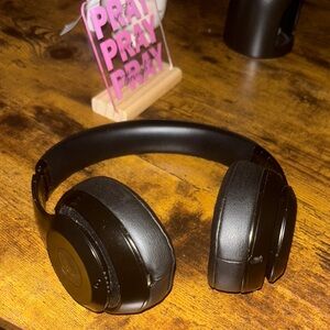 Beats by Dre Over-Ear Black Headphones